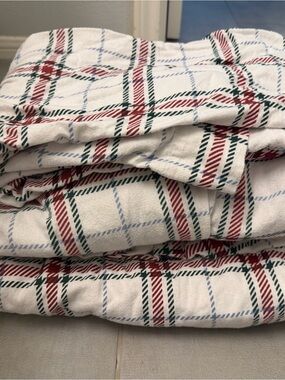 Threshold Target brand queen size plaid flannel sheets